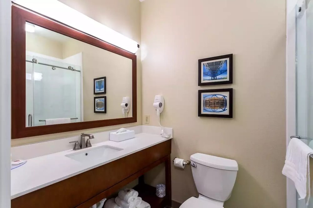 Room, 1 King Bed, Accessible - Photo 3