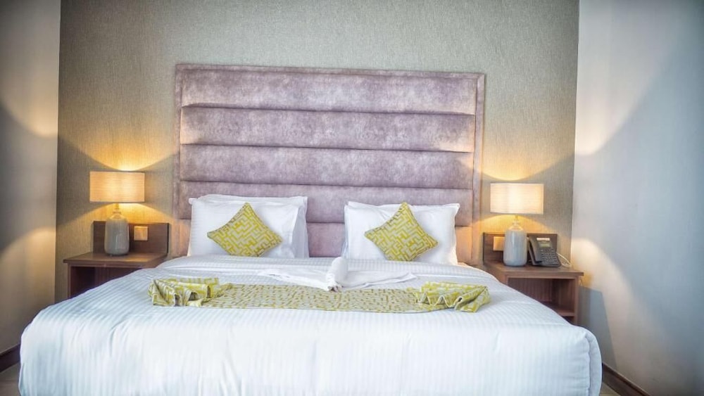 Standard Room, 1 King Bed, Non Smoking photo 1