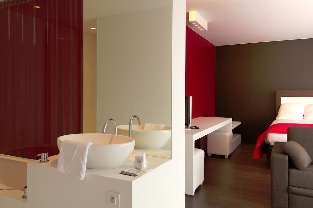 Deluxe Suite - Photo 3