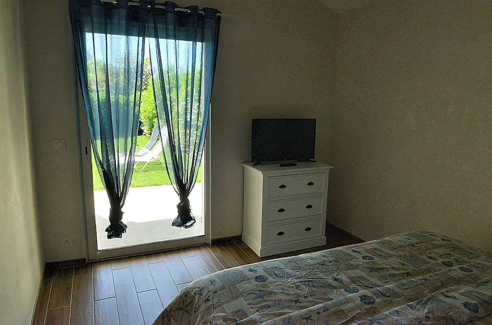 Romantic Villa, Ensuite, Garden View (Bleu Azur) photo 3