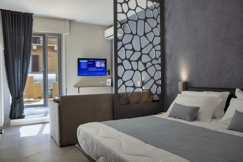 Design Suite, 1 Bedroom, Terrace, Garden Area photo 2