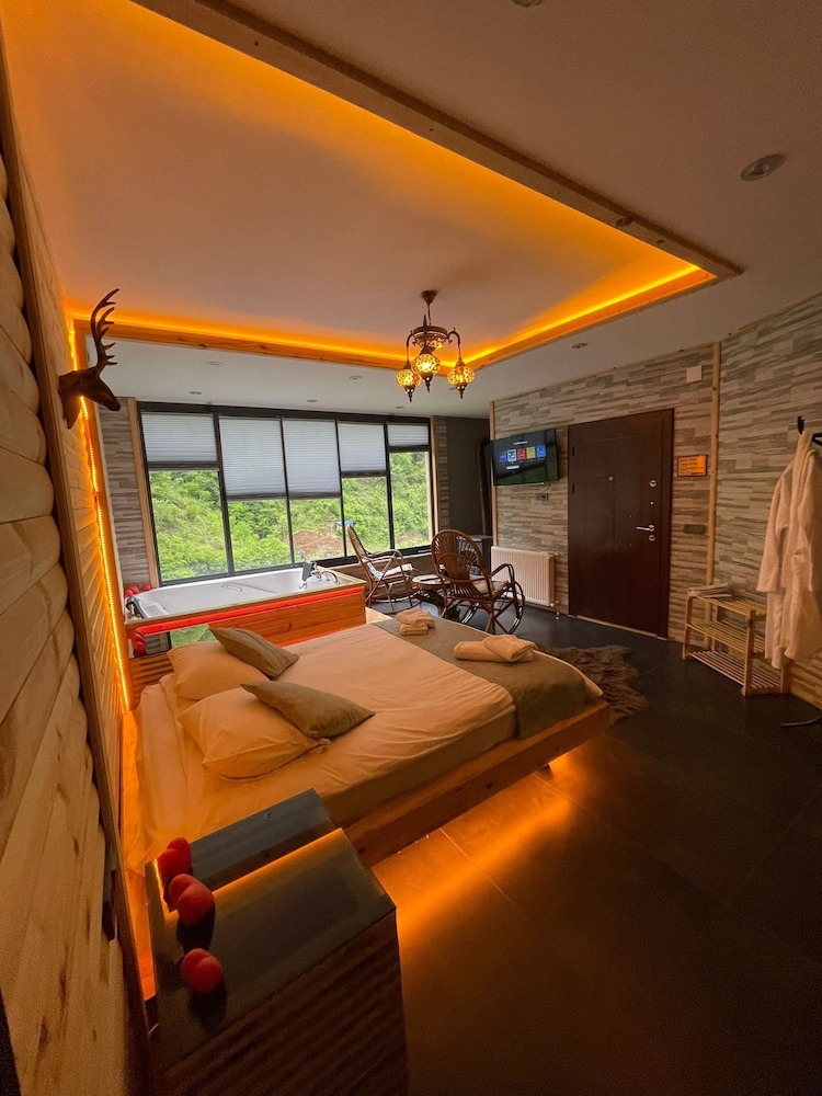 Honeymoon Double Room, River View