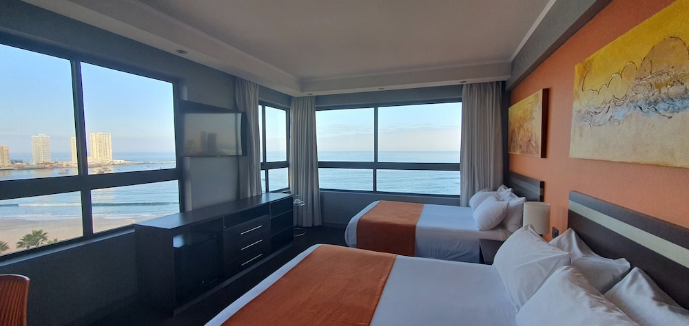 Superior Room, 2 Queen Beds, Sea View - Photo 4