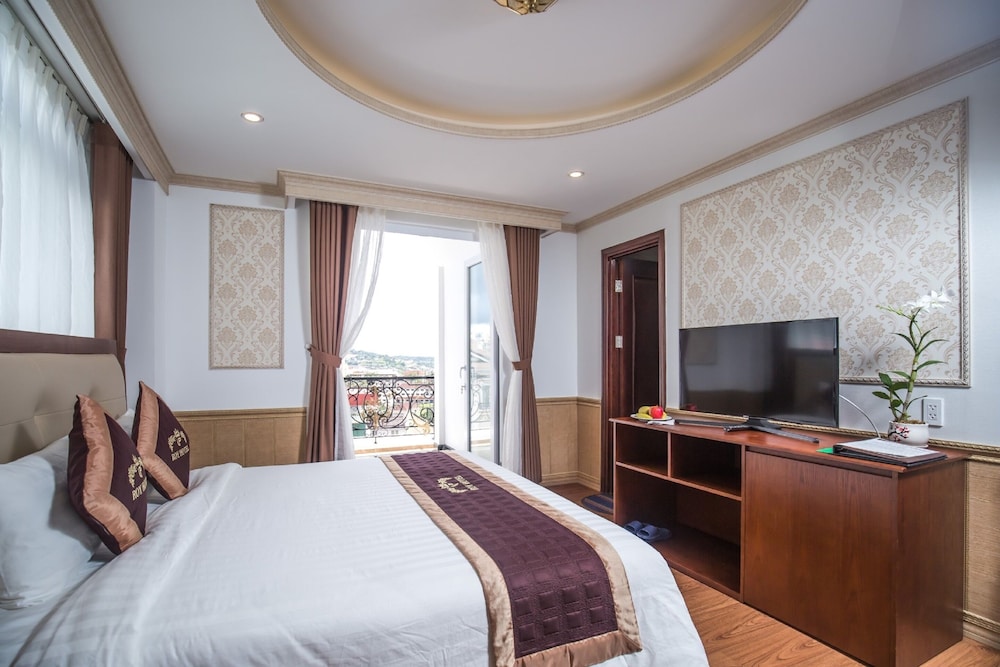 Premium Double Room, 1 Queen Bed photo 2