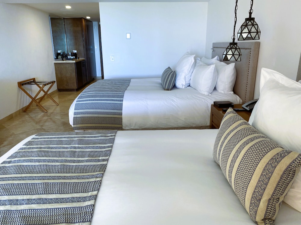 Deluxe Room, 2 Double Beds, Ocean View