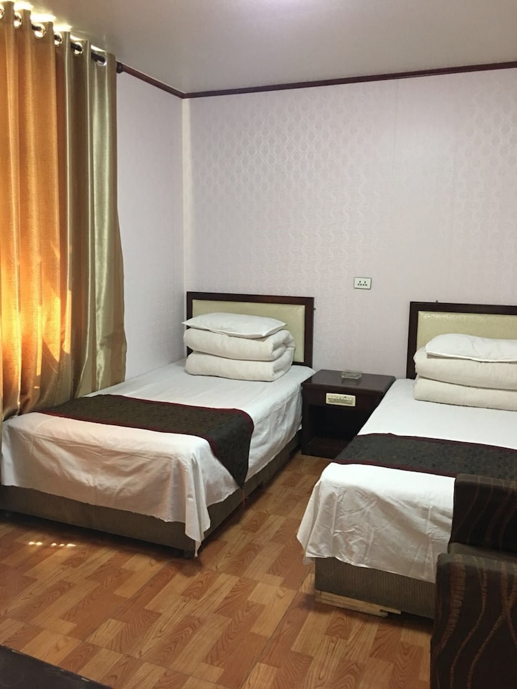 Standard Twin Room, Non Smoking photo 1
