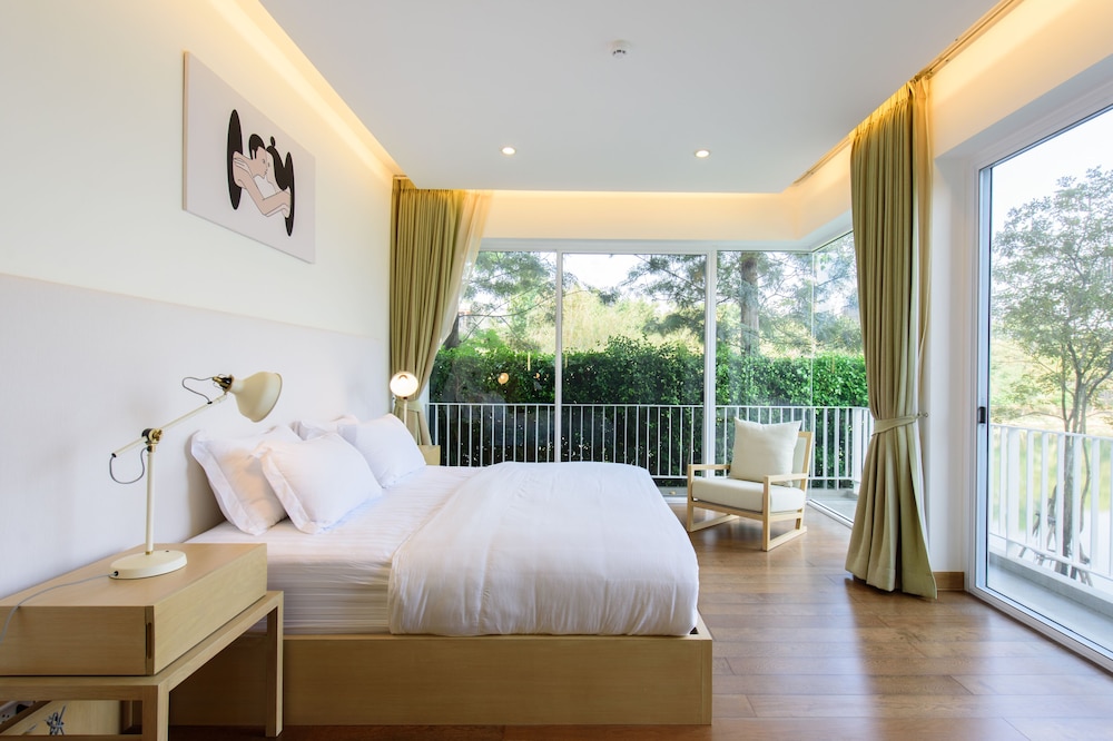 Deluxe Suite, 1 Bedroom, Lake View