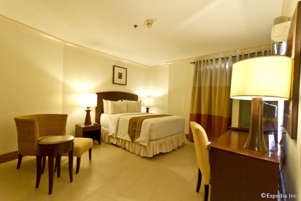 Deluxe Suite (2-bedroom) - Photo 11