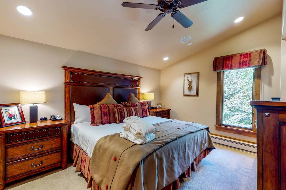 Condo, 2 Bedrooms (Luxury 2 Bedroom Condo)