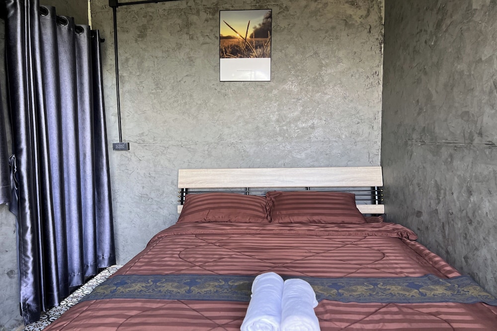 Deluxe Room - Photo 2