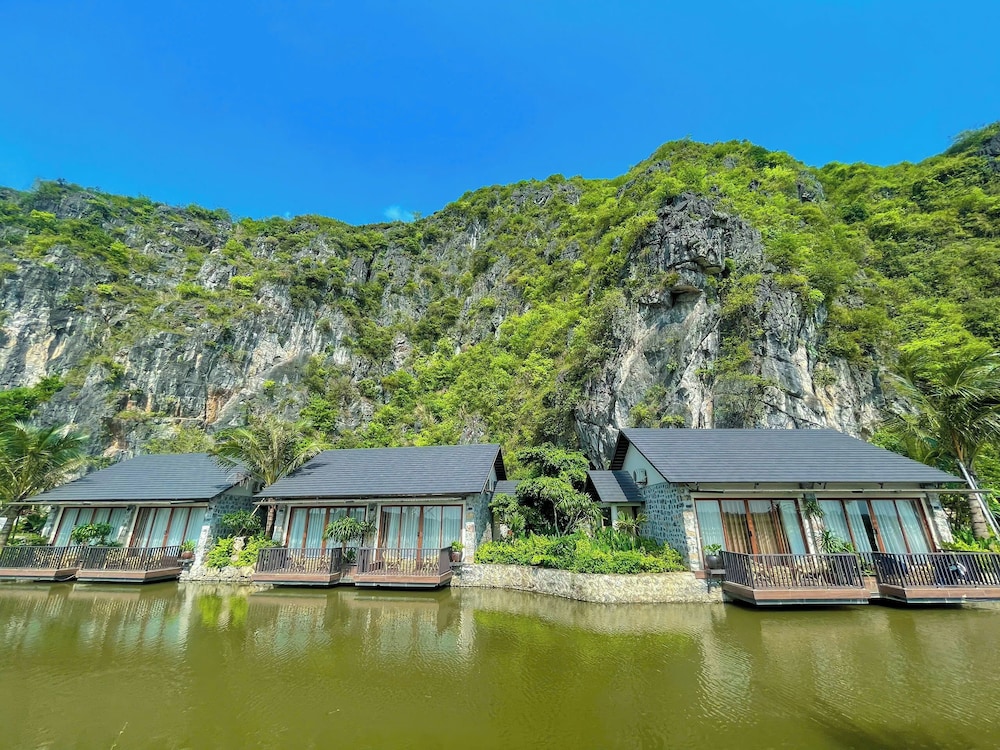 Premier Double Room, 1 Bedroom, Non Smoking, Lake View photo 3