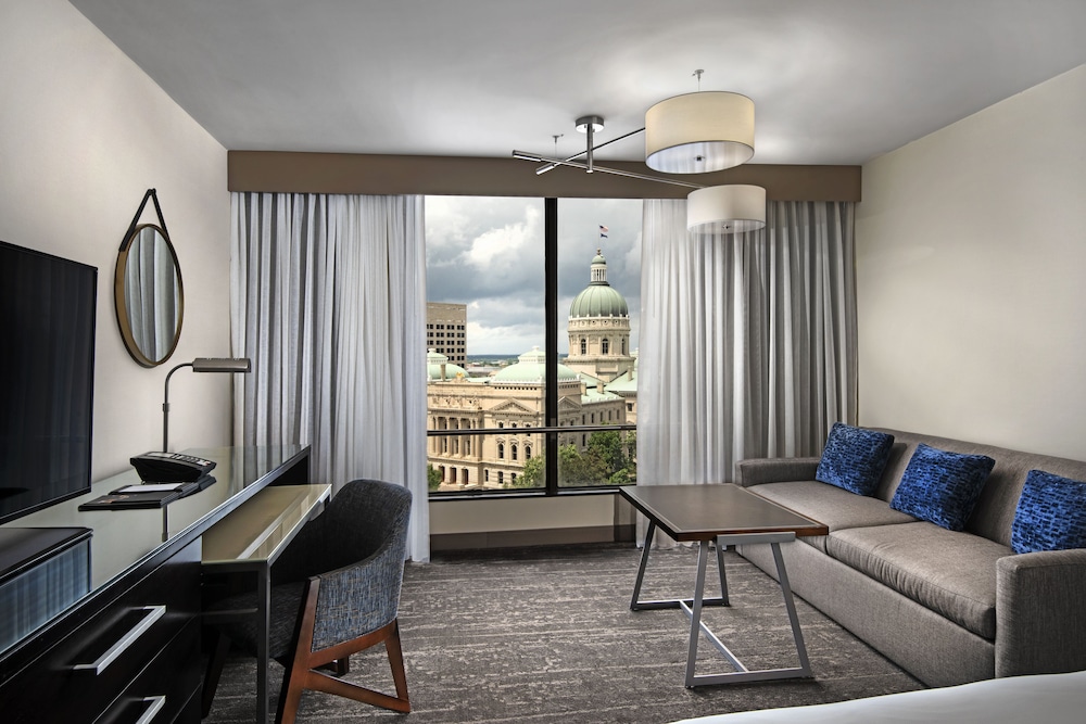 Room, 1 King Bed with Sofa bed (Capitol View) - Photo 1