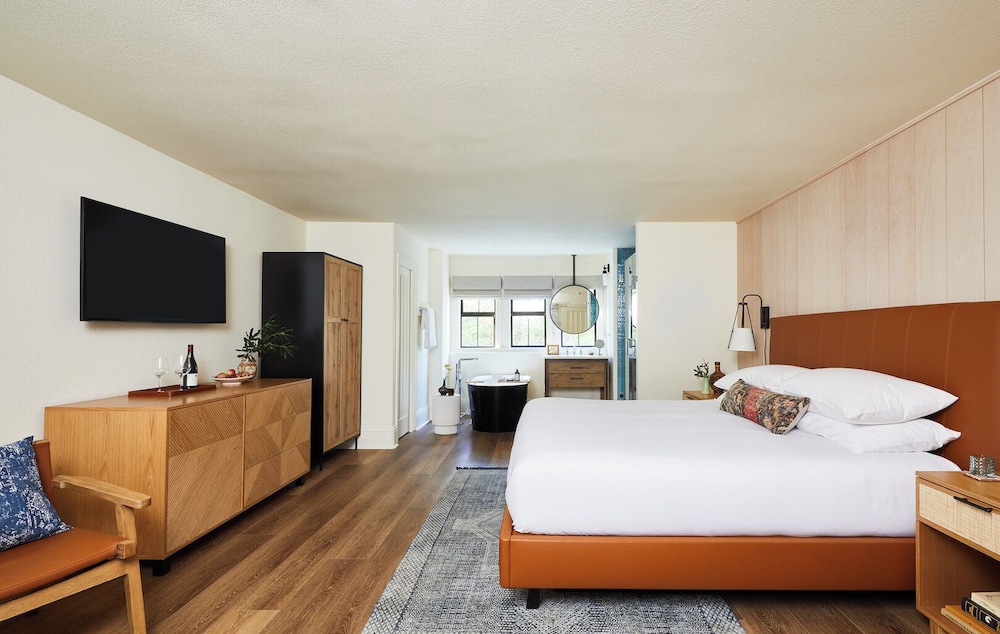 Room, 1 King Bed (Cazadero) photo 1