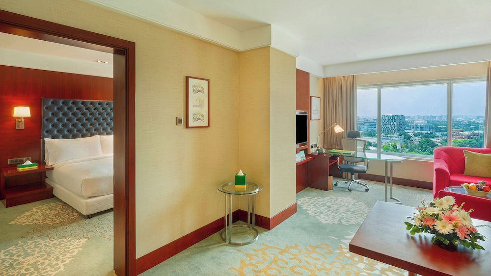 Suite, 1 Bedroom - Photo 4