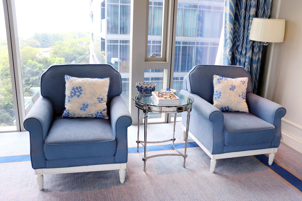 Panoramic Room, 1 King Bed photo 3