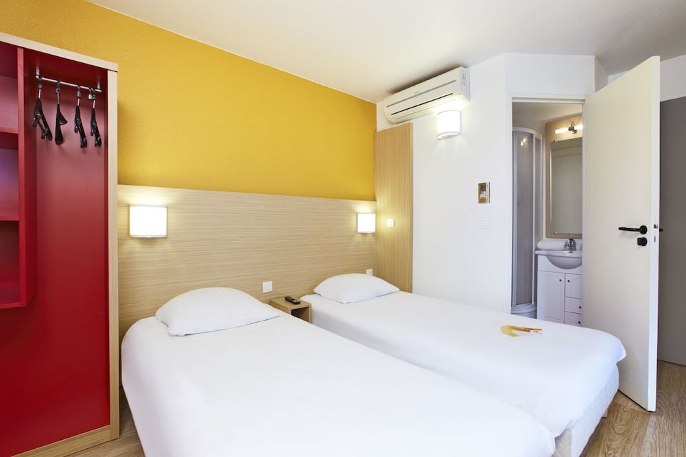 Twin Room - Photo 4