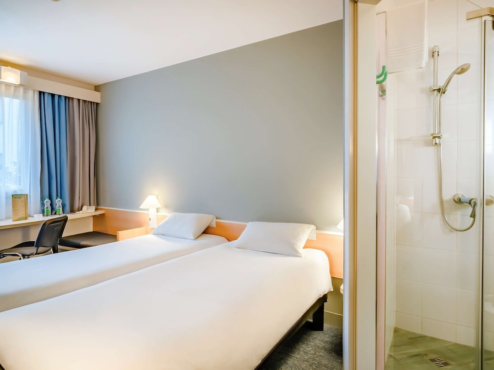 Standard Twin Room, 2 Twin Beds photo 2