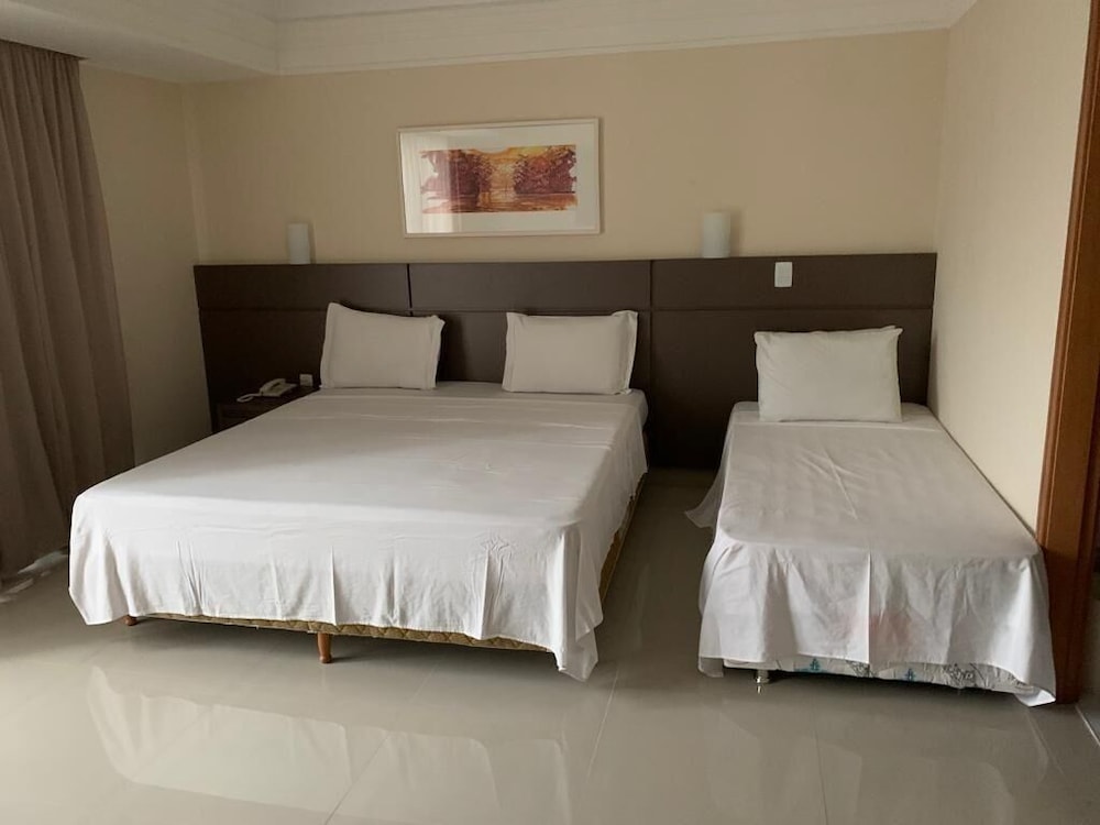 ROOM 403 FLAT photo 2