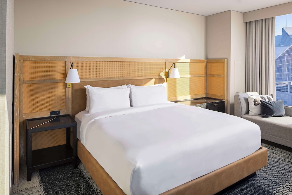 Room, 1 King Bed, Accessible (Hearing)