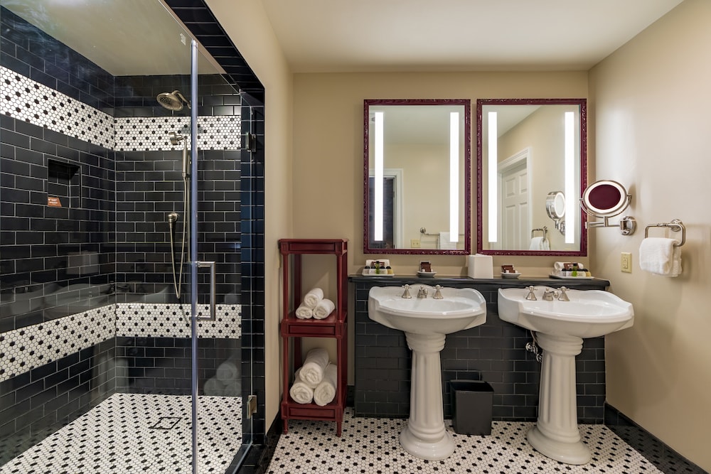 Superior Carriage House King - Photo 6