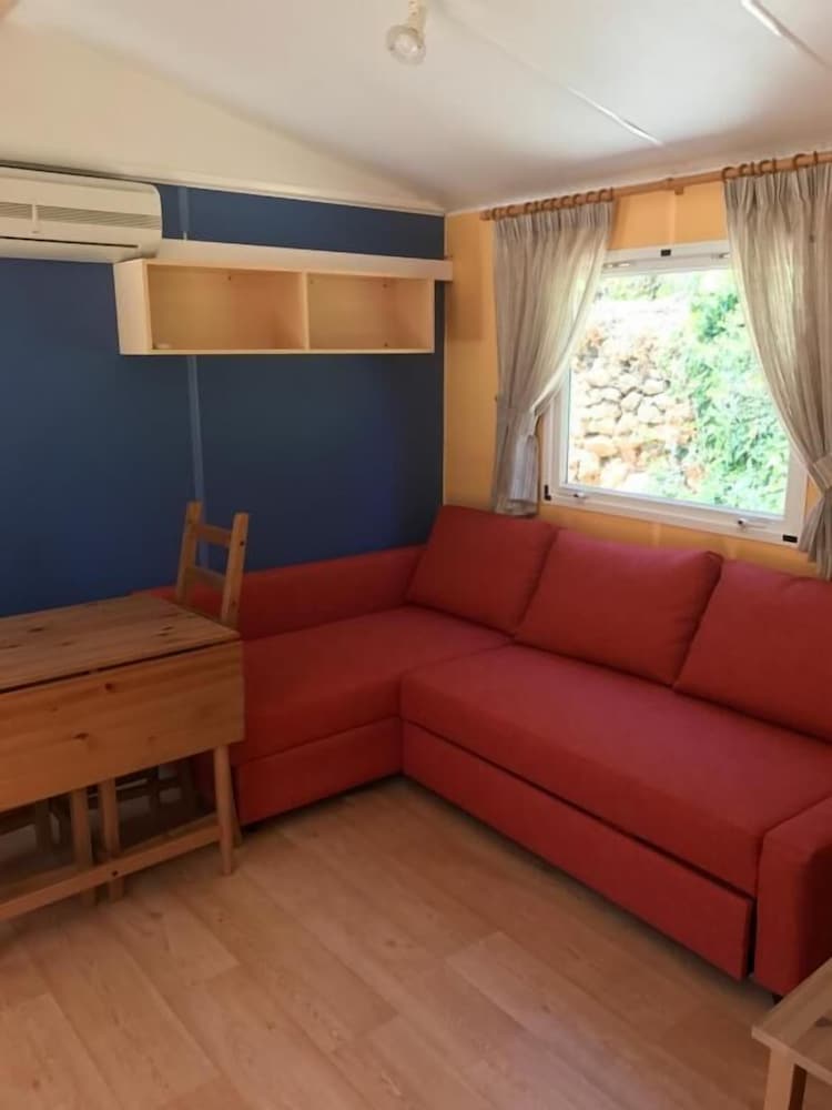 Mobile Home (IRM) photo 2