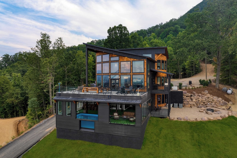 House (5 Bedrooms)