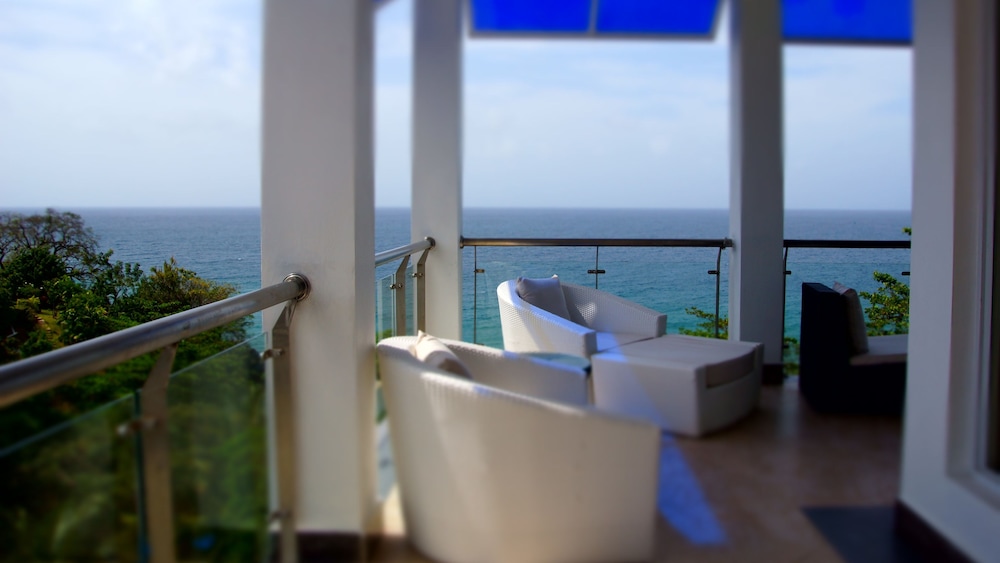 Tower Suites Sea View - Photo 2