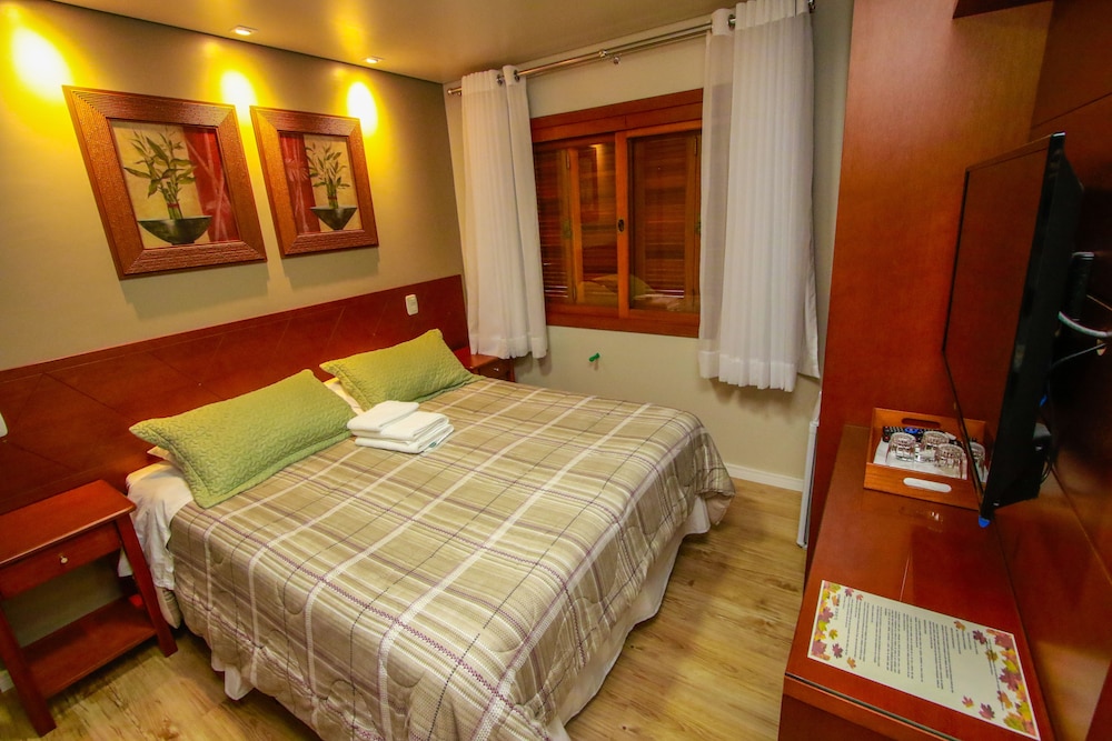 Comfort Room, Multiple Beds, Non Smoking photo 3
