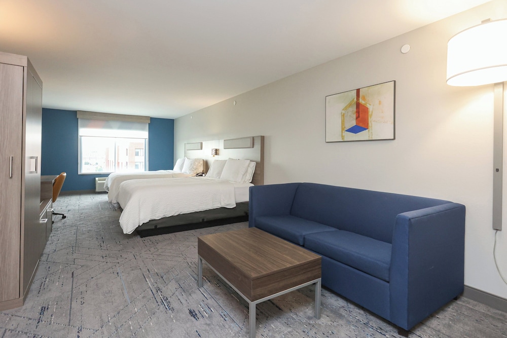 Suite, Multiple Beds (Additional Living Area) - Photo 1