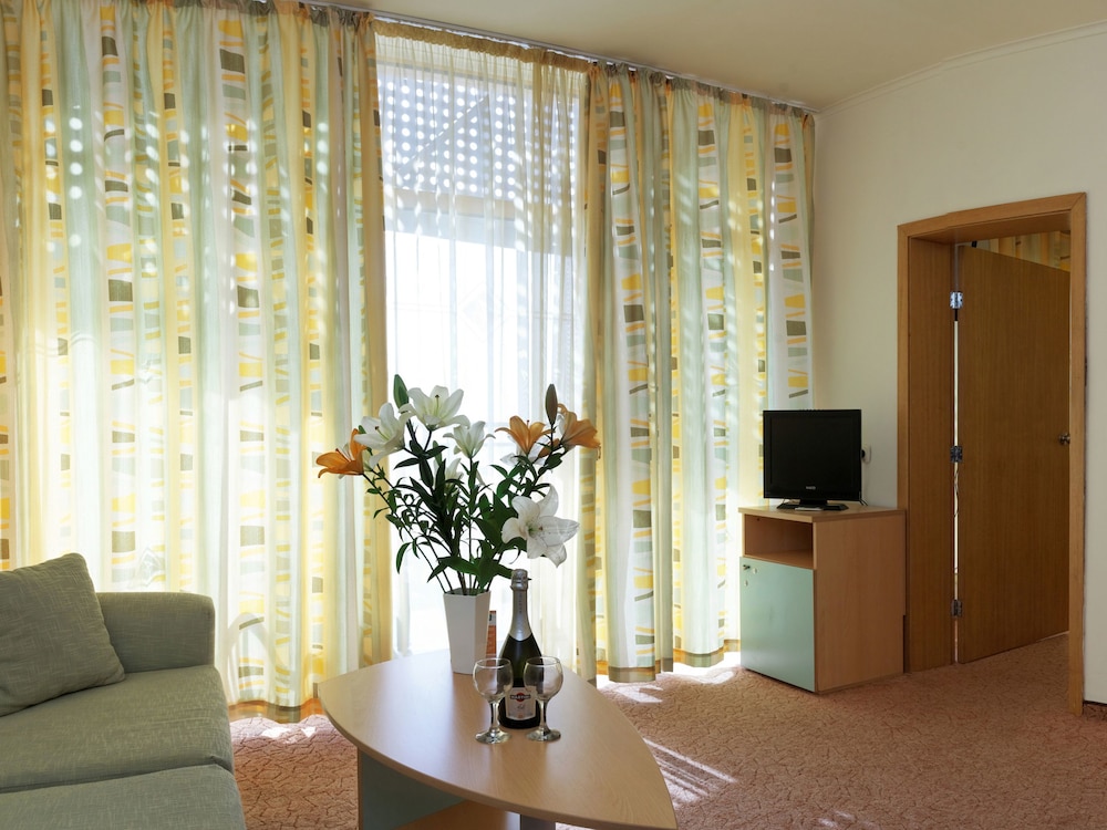 Suite, Balcony