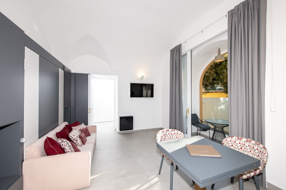 Apartment - Photo 2