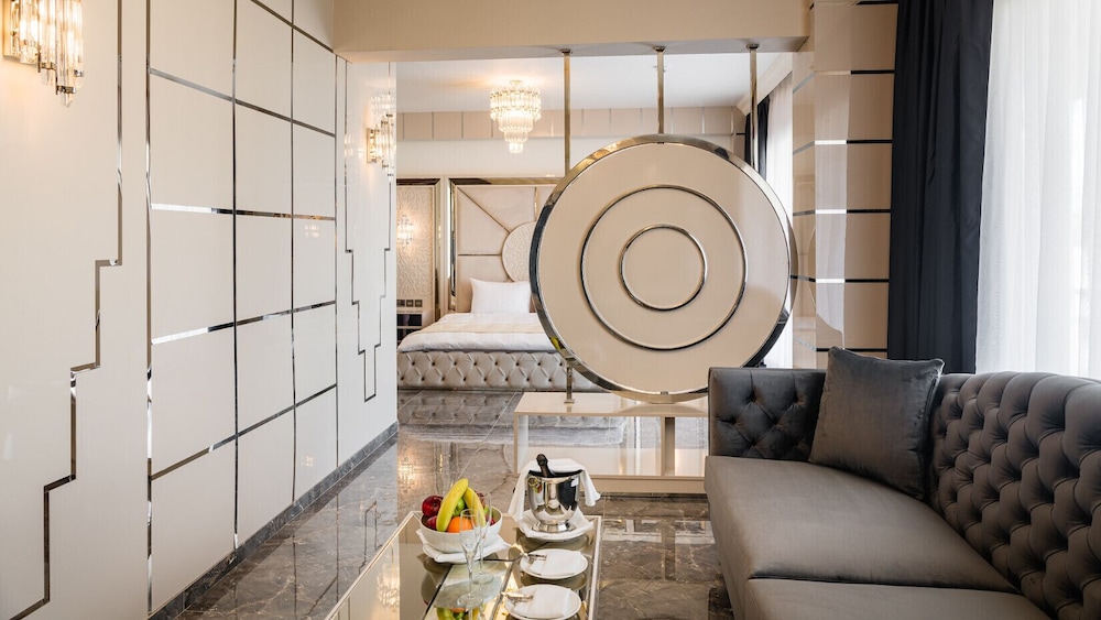 Royal Suite photo 1