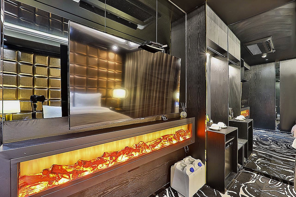 [Free Dinner For 2] Adela Deluxe Double