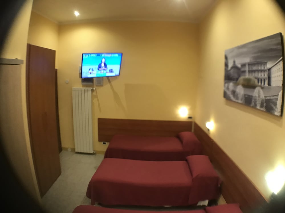 Triple Room photo 2