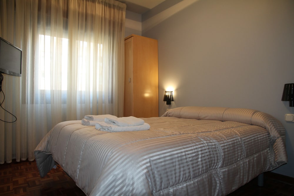 Economy Double or Twin Room with Shared Bathroom