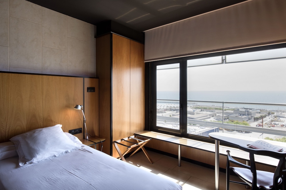 Double Room Single Use, Sea View thumbnail 5