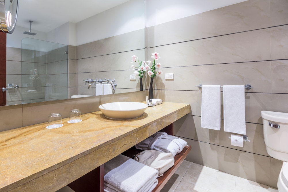 Standard Twin Room - Photo 4