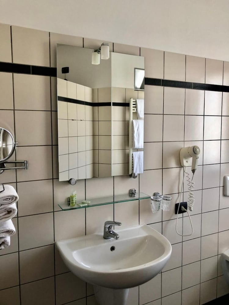 Værelse i Gæsteværelse - Lys og Rummelig Dobbeltværelse, Billede 6