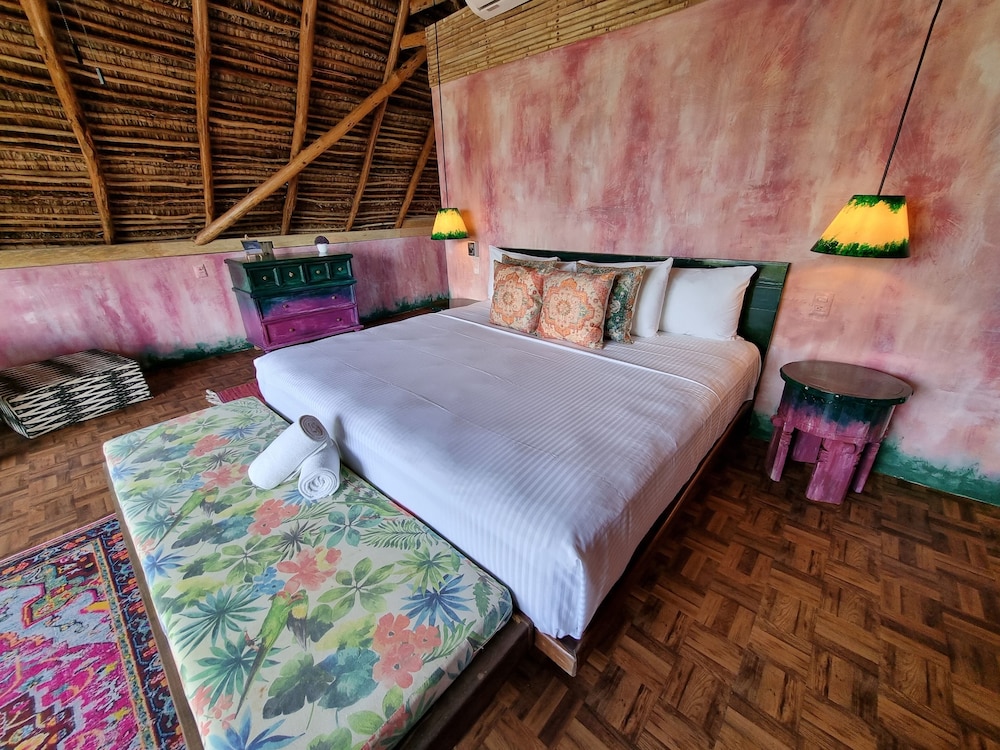 Junior Room, Balcony