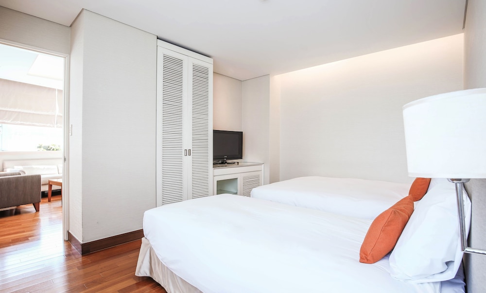 Suite (Namsan tower view) photo 2