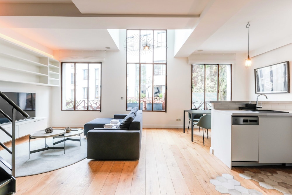 Apartment photo 1