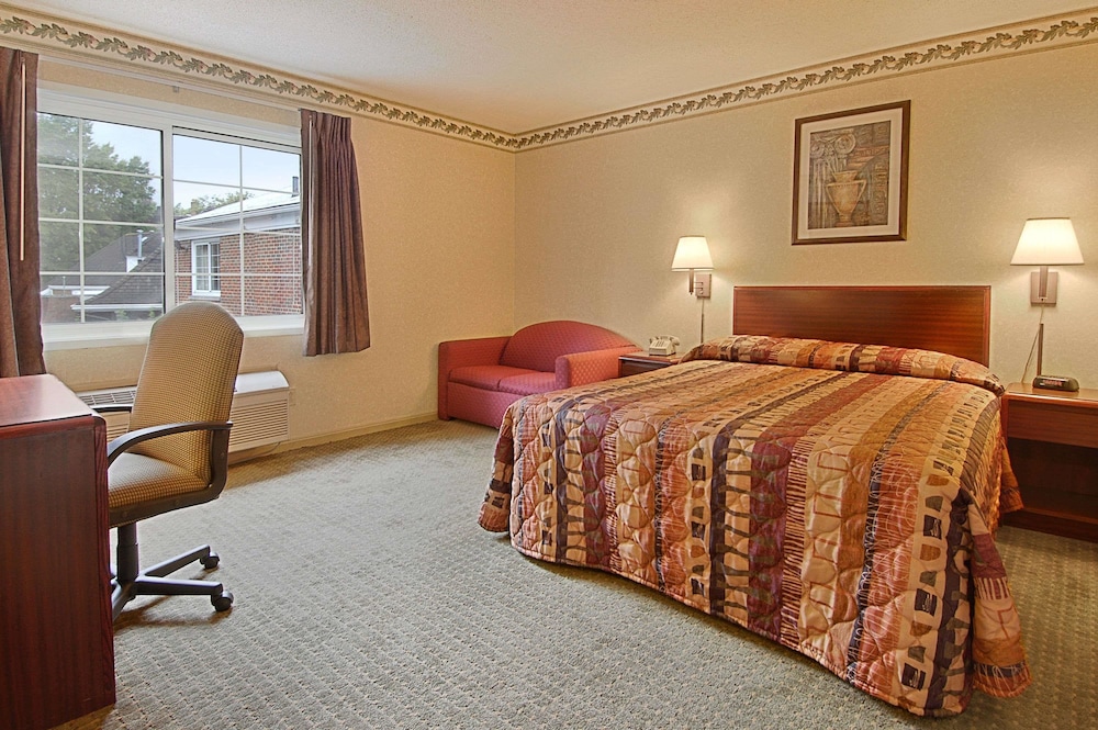 Standard Room, 1 Queen Bed - Photo 1