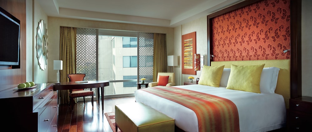 Club Suite, 1 Bedroom, Non Smoking, Tower photo 2
