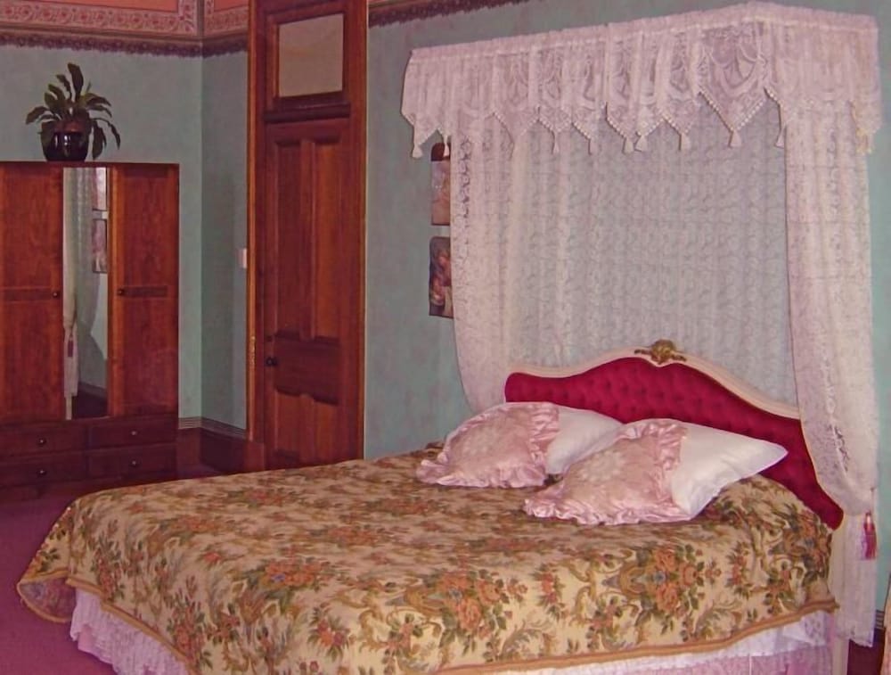 Standard Room, Non Smoking (Julius Caesar Room)