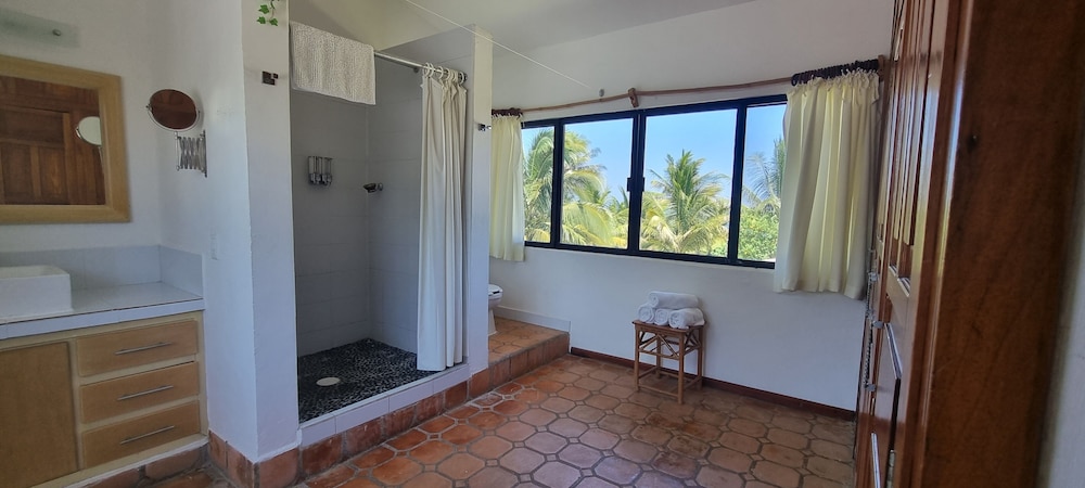 Suite, Ocean View (Master) photo 3