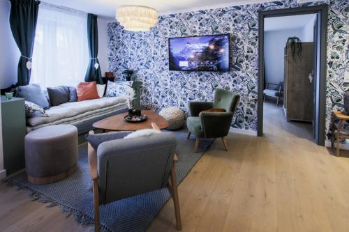 Two-Bedroom Apartment - Photo 12