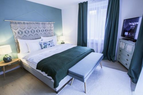 Two-Bedroom Apartment - Photo 13