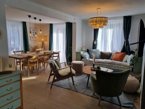 Two-Bedroom Apartment - Photo 19