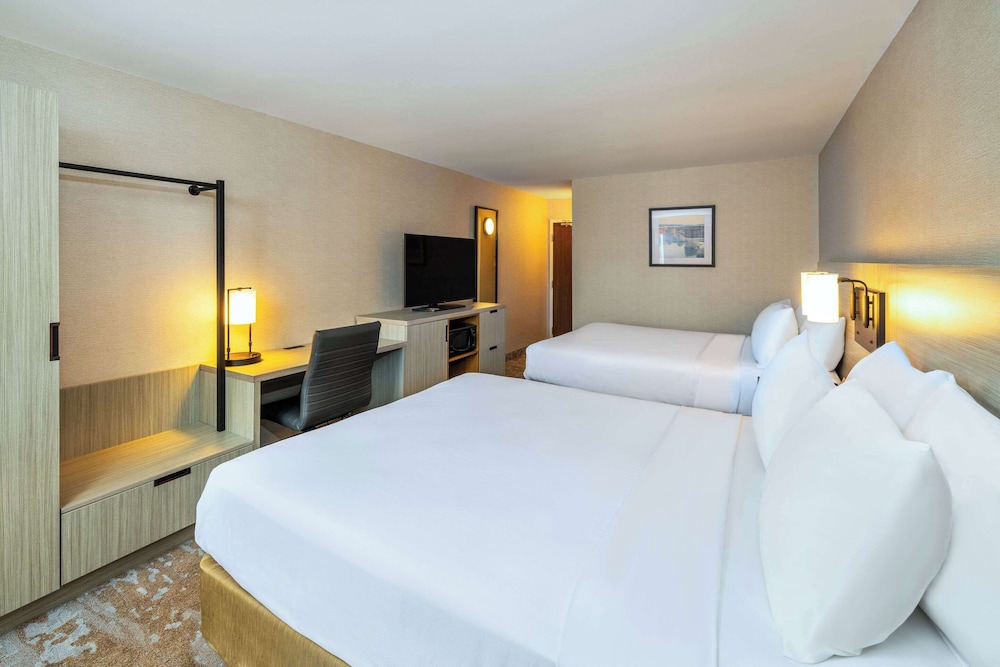 Room, 2 Queen Beds, Non Smoking - Photo 8