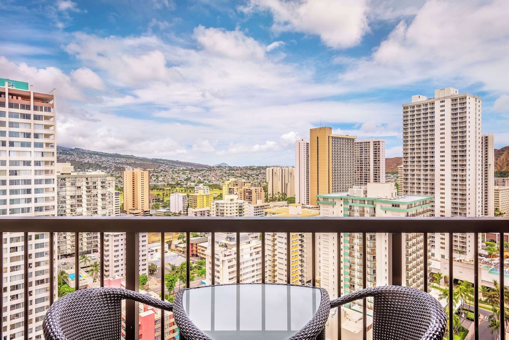 Room, 2 Queen Beds (Waikiki View) - Photo 2